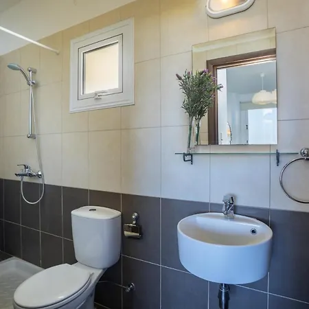 Imagine You And Your Family Renting This Perfect Holiday Minutes From The Beach, 1412 Villa