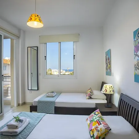 Imagine You And Your Family Renting This Perfect Holiday Minutes From The Beach, 1412 Villa