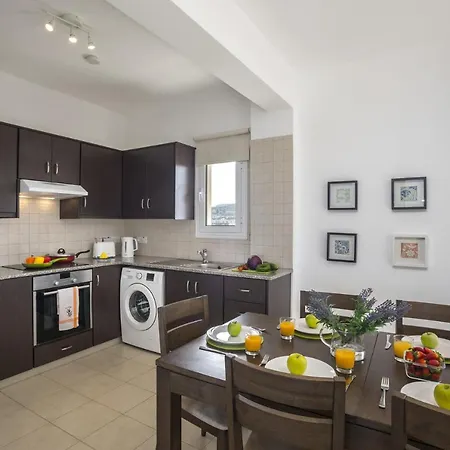 Imagine You And Your Family Renting This Perfect Holiday Minutes From The Beach, 1412 Βίλα *